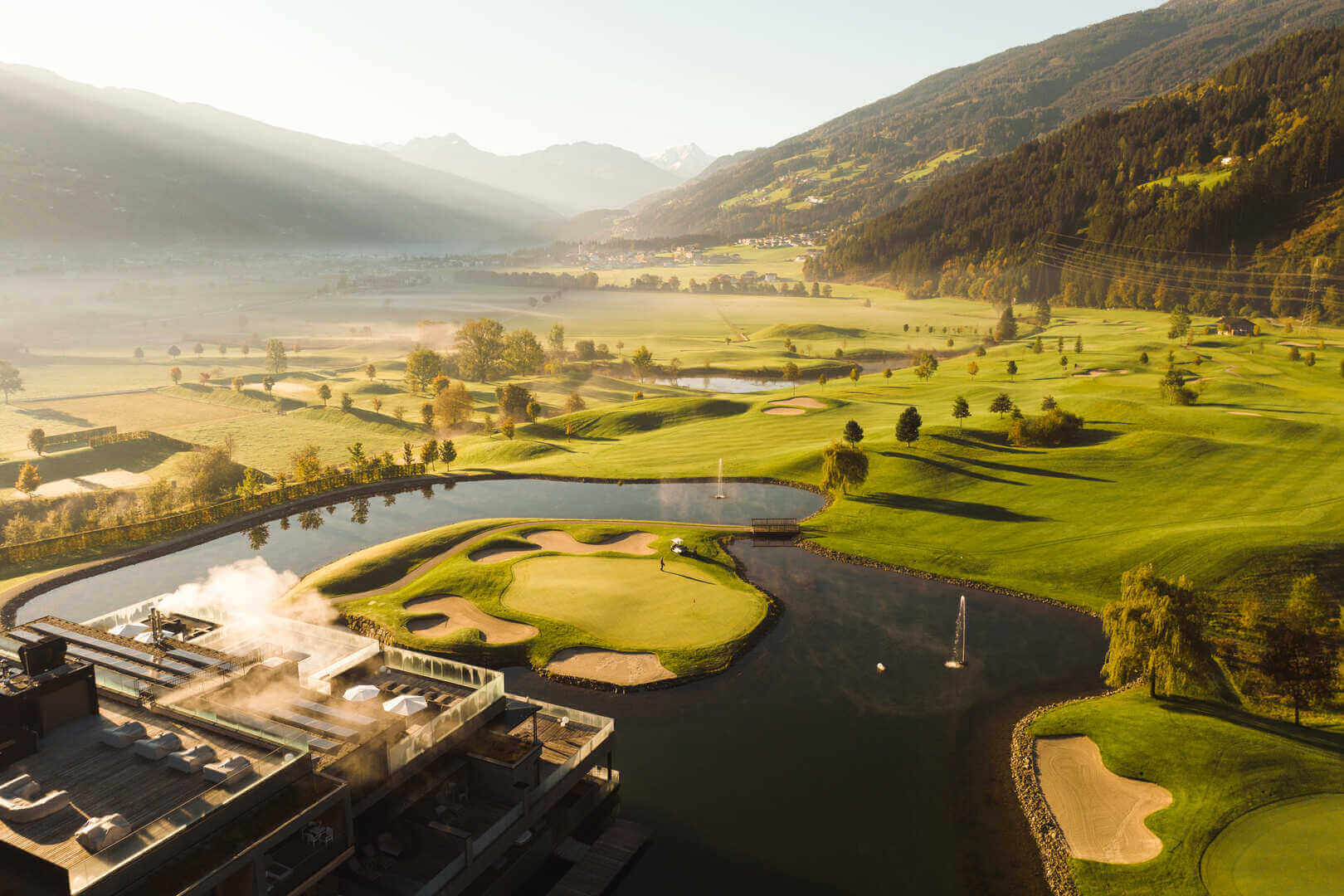 Partnerhotels-Sportresidenz-Herbst-Ansicht-130-Golfclub Zillertal